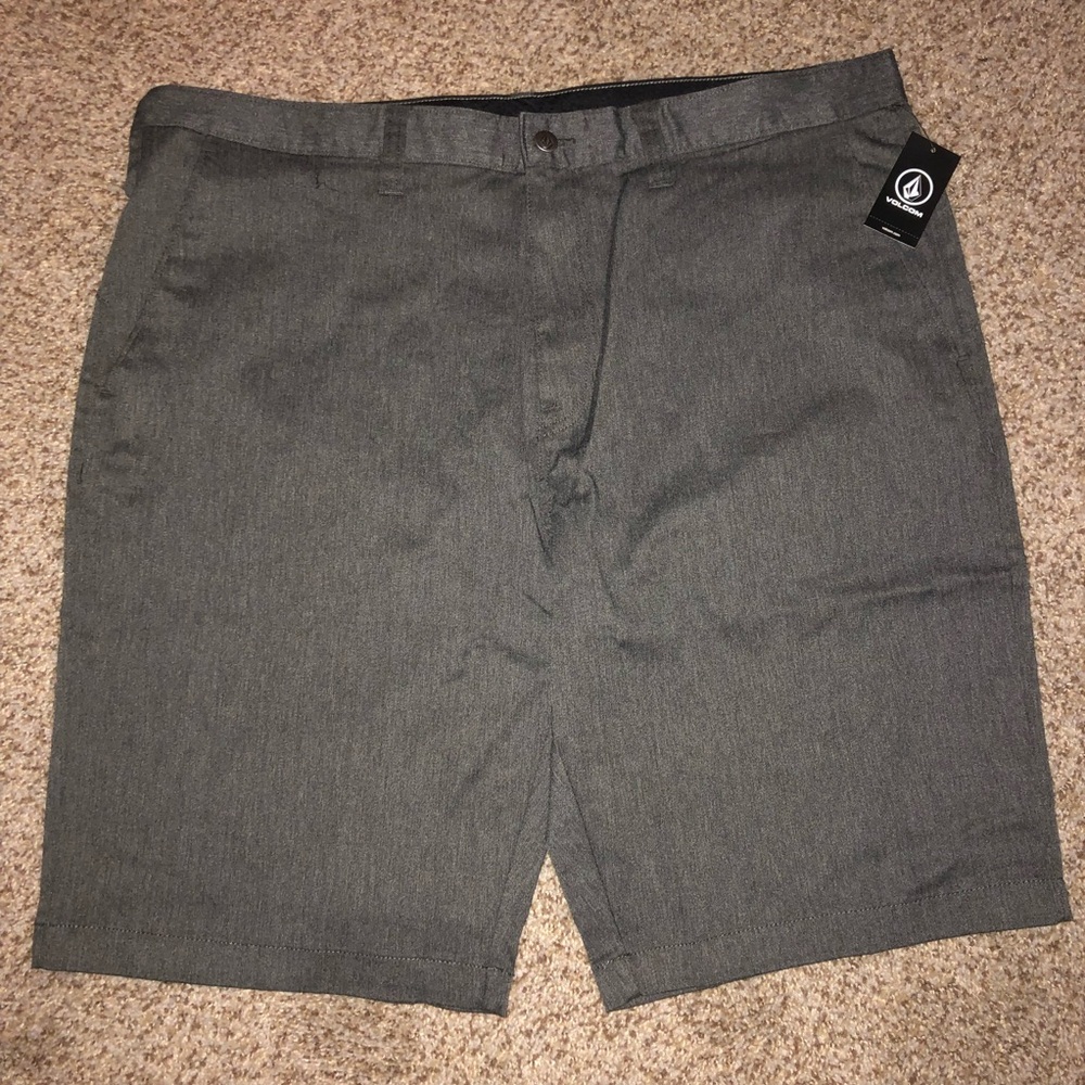NWT Volcom Vmonty Stretch 22" Length Chino Shorts Charcoal Grey  Men's Size 40